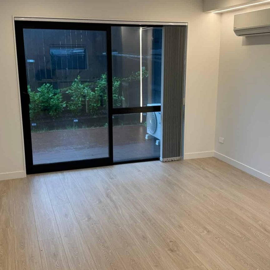 31 Windy Ridge Road, Glenfield - Photo 1