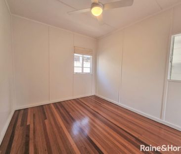 Charming & Spacious Home in a Highly Sought-After Toowong Location - Photo 4
