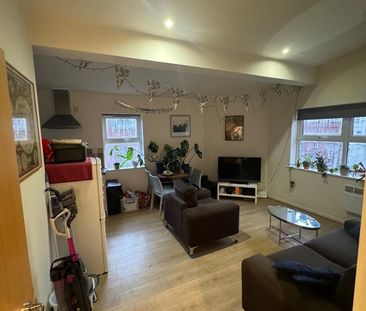 2 Bed Flat, Highbury Court, LS6 - Photo 1