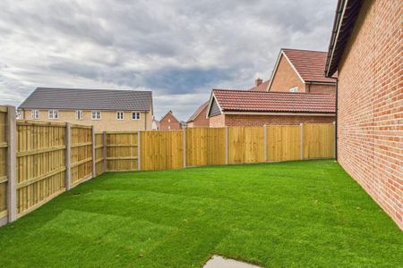 2 bedroom coach house to rent - Photo 4