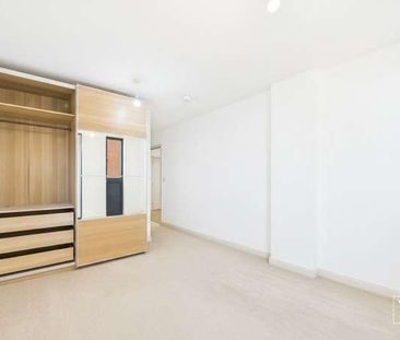 Alpine Road, London, NW9 - Photo 5