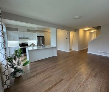 For Lease - 521 Galanthus Walk, Kanata, Ontario - Photo 6