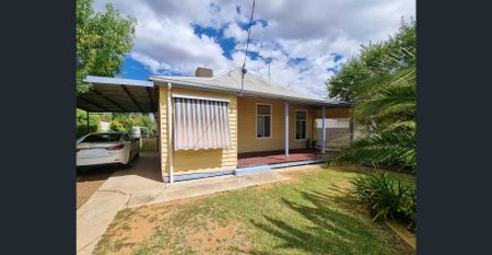 Well Appointed Family Home - Photo 3