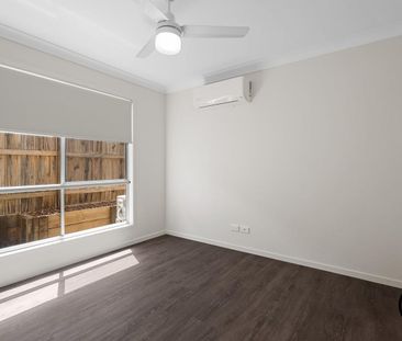 MUST SEE, 3 BEDROOM HOME WITH AIR CONDITIONING & DOUBLE GARAGE! - Photo 3