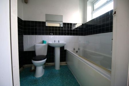 2 bedroom terraced house to rent - Photo 5