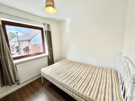 1 bedroom in a house share to rent - Photo 4