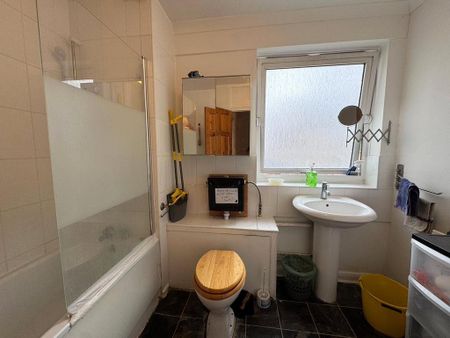 4 bedroom house share to rent - Photo 2