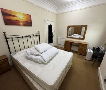 East Parade, Heworth - P10537 - Photo 6