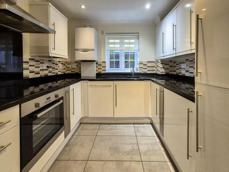 2 bedroom maisonette to rent - Photo 5