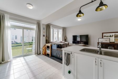 For Lease - 715 Derreen Avenue, Stittsville - Munster - Richmond, Ontario - Photo 4