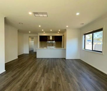 Spacious Family Home in a Quiet Court - Photo 1