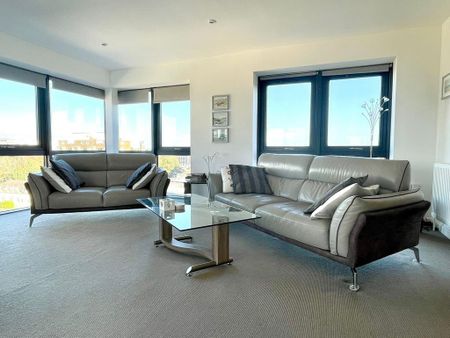 2 bedroom penthouse to rent - Photo 3
