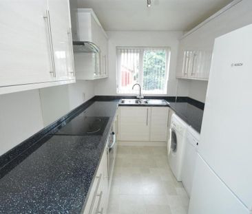 2 bedroom detached bungalow to rent - Photo 3