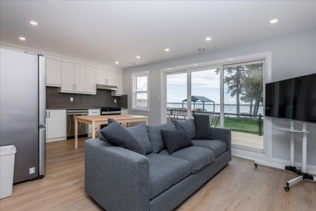 For Lease - 241 Rockaway Beach Place, Innisfil, Ontario - Photo 2