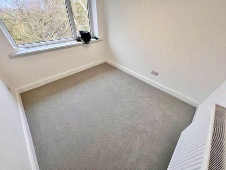 4 bedroom detached house to rent - Photo 4