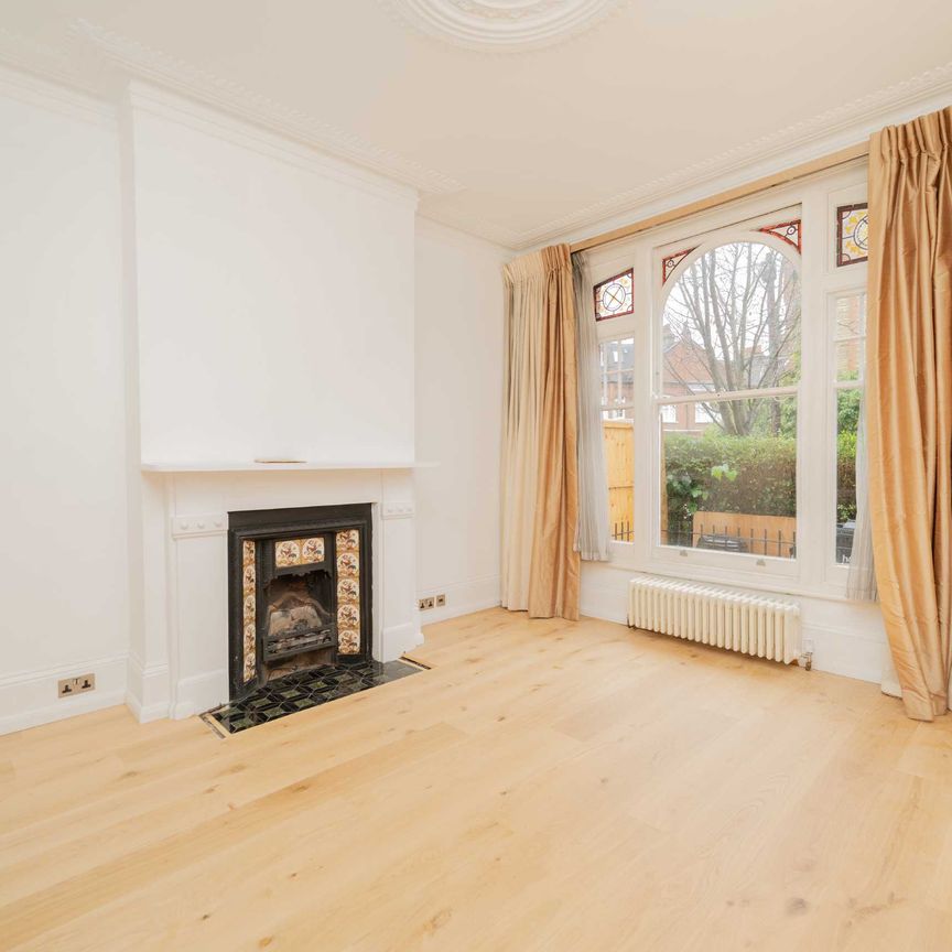 Bovingdon Road, SW6, London - Photo 1