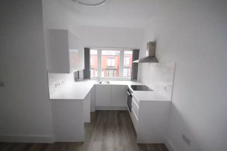 1 bedroom flat to rent - Photo 2