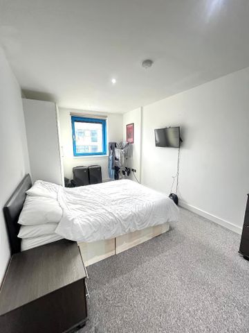 3 bedroom flat to rent - Photo 5