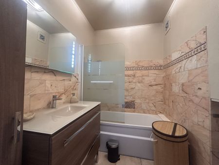 Location Appartement 1 pièce 24m² ST MAUR DES FOSSES 94100 - Photo 5
