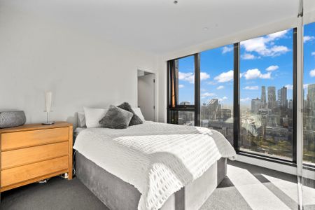 Spacious Southbank Living - Photo 2