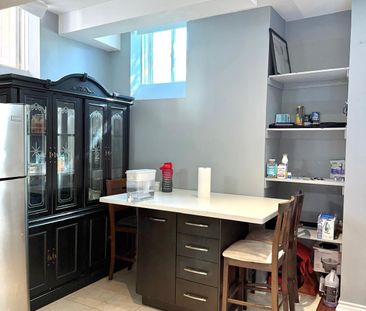 For Lease - 11 Alamosa Court, Brampton, Ontario - Photo 3