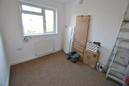 4 bedroom terraced house to rent - Photo 5