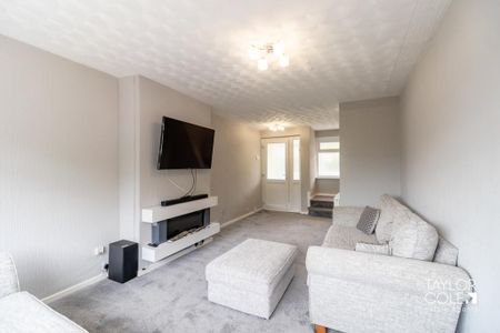 3 bedroom semi-detached house to rent - Photo 2