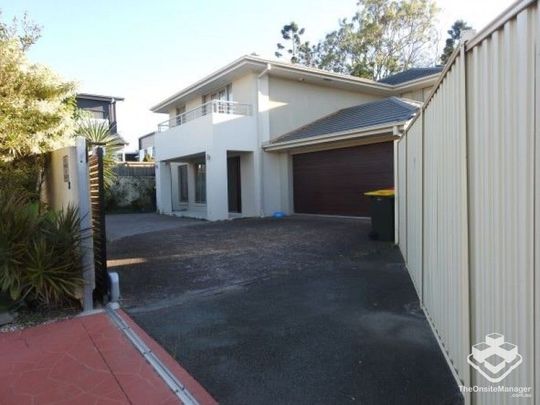 Spacious 4-Bed, 4-Bath Furnished Home in Sunnybank Hills - Photo 1