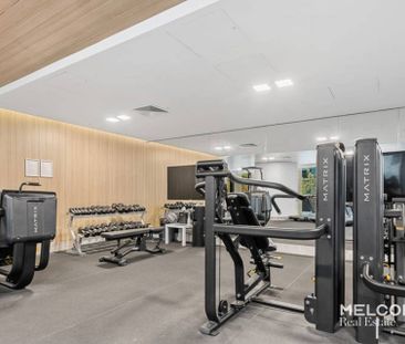 STYLISH APARTMENT IN THE CBD - FURNISHED - Photo 4