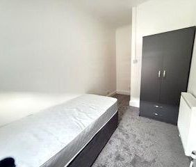 3 bedroom terraced house to rent - Photo 6