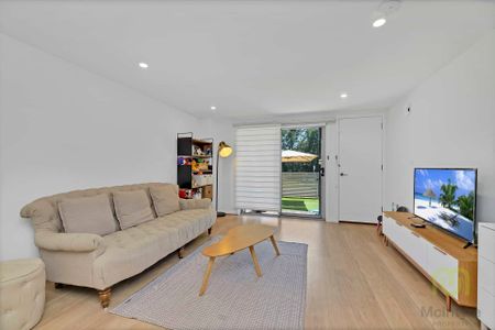 Water views! Waterfront town house in Greenway's Shoreline Villas - Photo 3