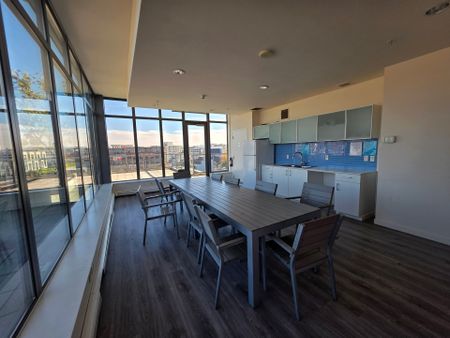 Spacious Open Layout in Gastown! 1 Bed/1 Bath avail December 1st - Photo 3