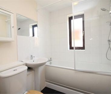 2 bedroom semi-detached house to rent - Photo 5