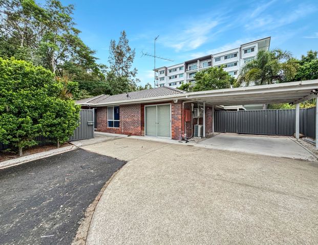 Neat & Tidy&comma; Partially Refurbished Home in the Heart of Maroochydore&excl; - Photo 1