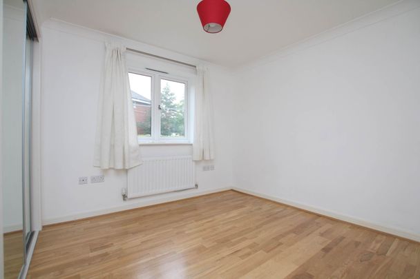 Wharf Way, Kings Langley, WD4 - Photo 1