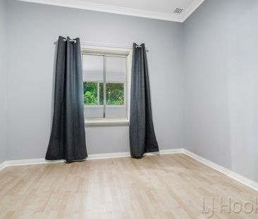 Charming Family Home in a Prime Location! - Photo 3