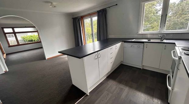 Great Location on Ruahine Street - Photo 1