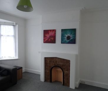 6 bedroom terraced house to rent - Photo 3