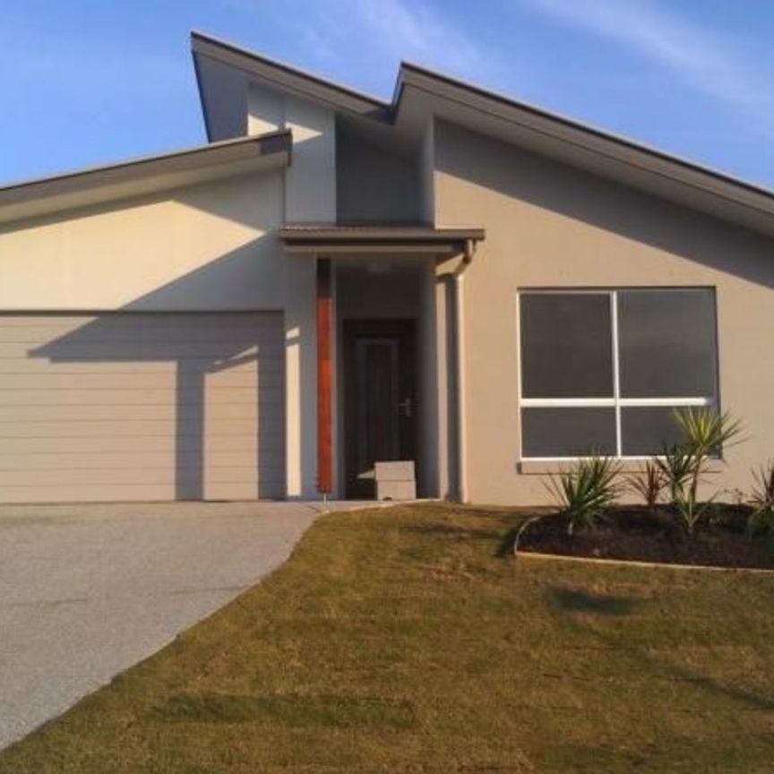 Spacious 4-Bedroom Home in Mountain Creek - Photo 1