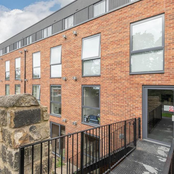 2 bedroom flat to rent - Photo 1