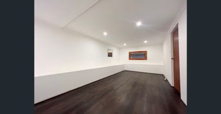 2 Bedroom Half House (downstairs), water & electricity included in rent!! - Photo 5