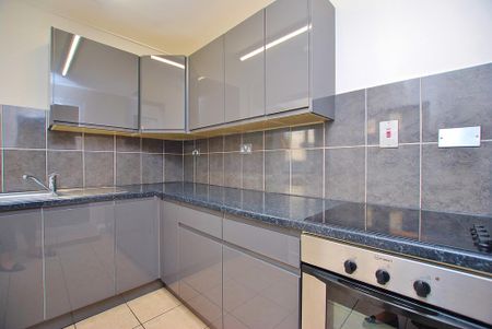 2 bedroom semi-detached house to rent - Photo 5