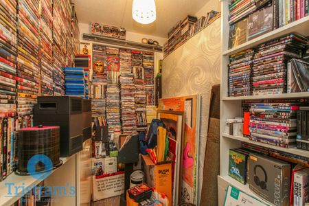 1 bed Apartment for Rent - Photo 2
