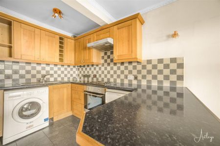 Irvine Court, Mumbles, SA3 - Photo 2