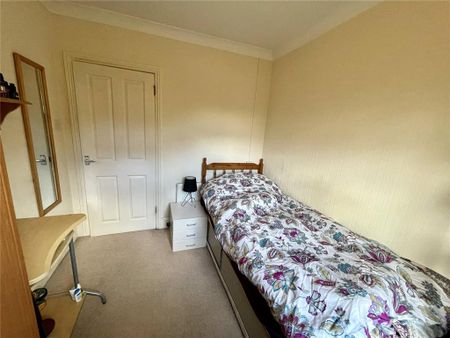 4 bedroom detached house to rent - Photo 4