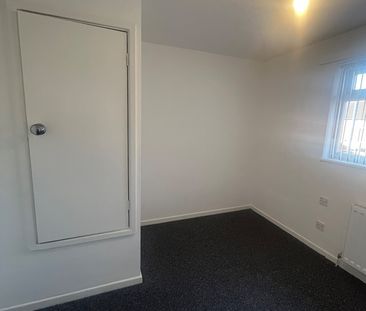 2 Bed Terraced House, Ronan Close, L20 - Photo 2