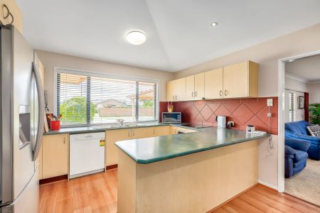 3 bedroom family home in great location. - Photo 3