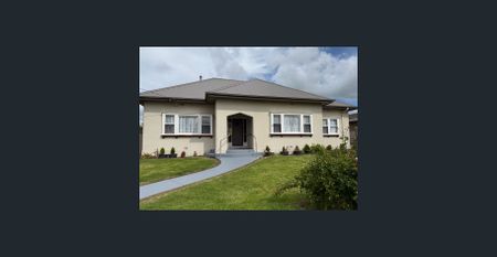 Close to CBD - Photo 2