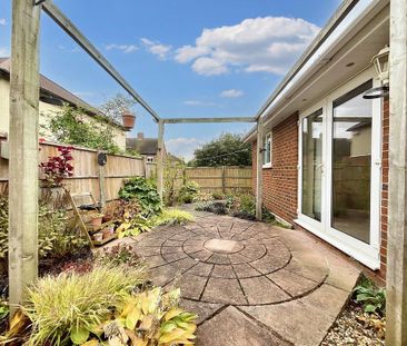 2 bedroom semi-detached bungalow to rent - Photo 4