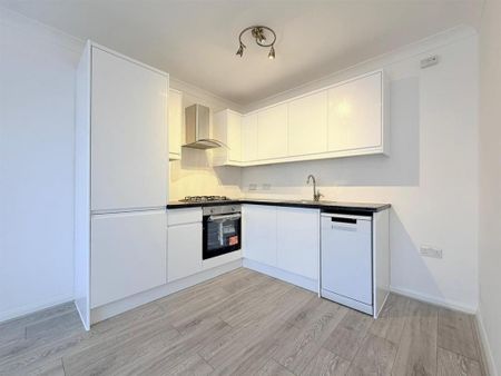 3 bedroom property to rent - Photo 4